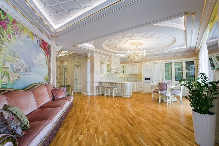 4-к. квартира, 180 м², 5/8 эт.