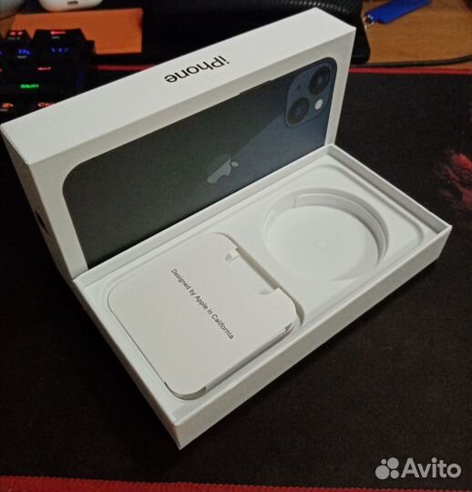 Коробка от iPhone 13