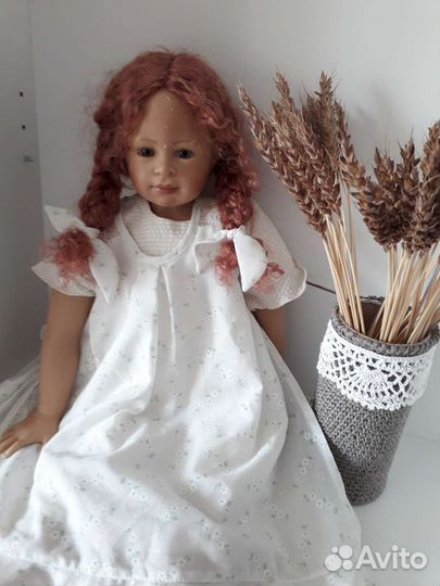 Коллекционная виниловая кукла