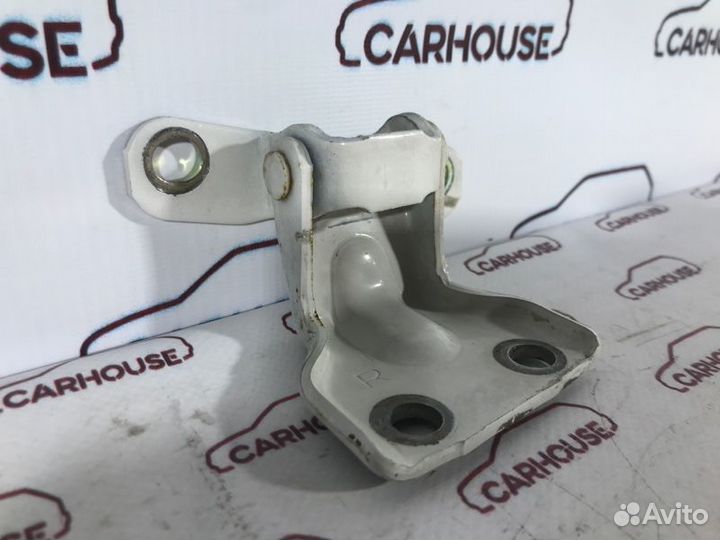 Петля двери задняя правая Mazda Familia 1.5 2001