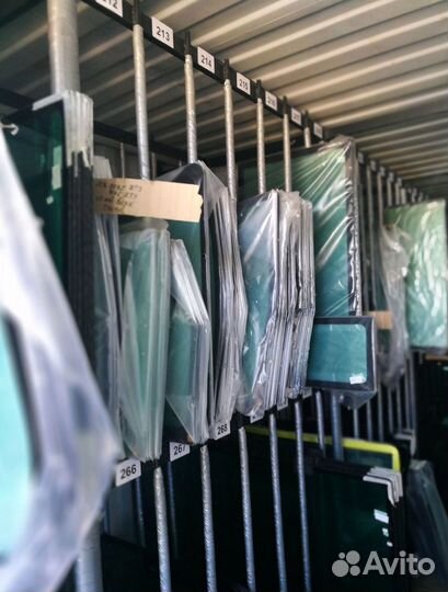 Стекло лобовое верхнее на автогрейдер xcmg GR215A