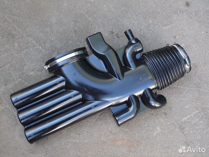 Патрубок воздушного фильтра Рендж Ровер 3