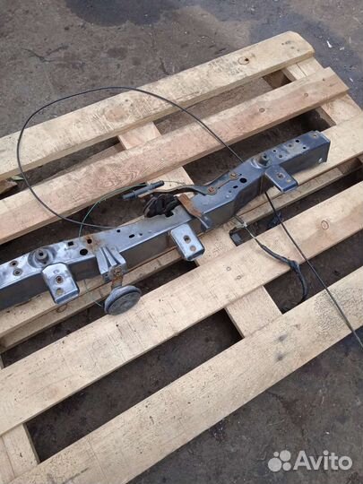 Верхняя планка Toyota auris e 150