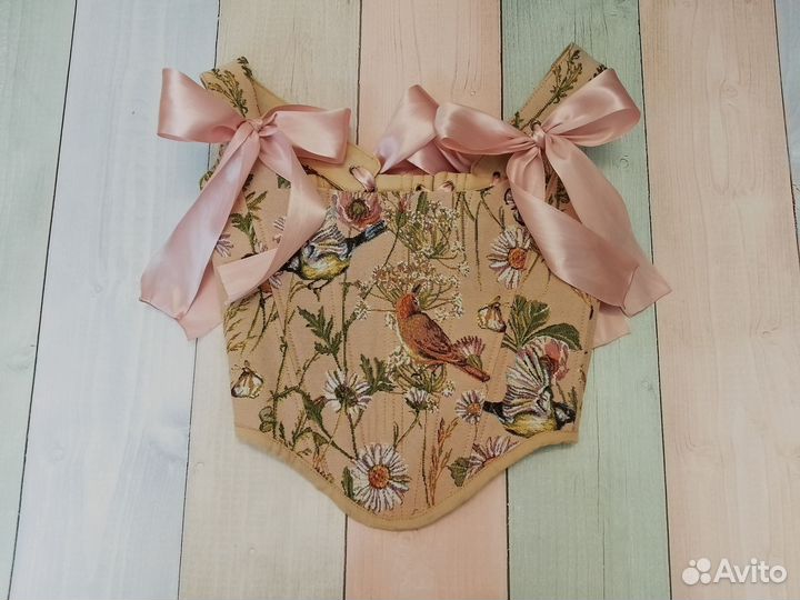 Корсет из гобелена