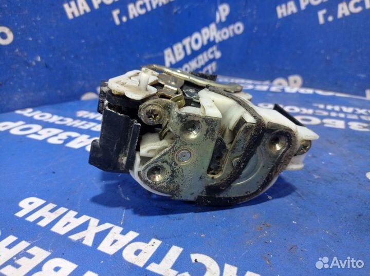 Задний правый замок двери Mitsubishi Lancer 9