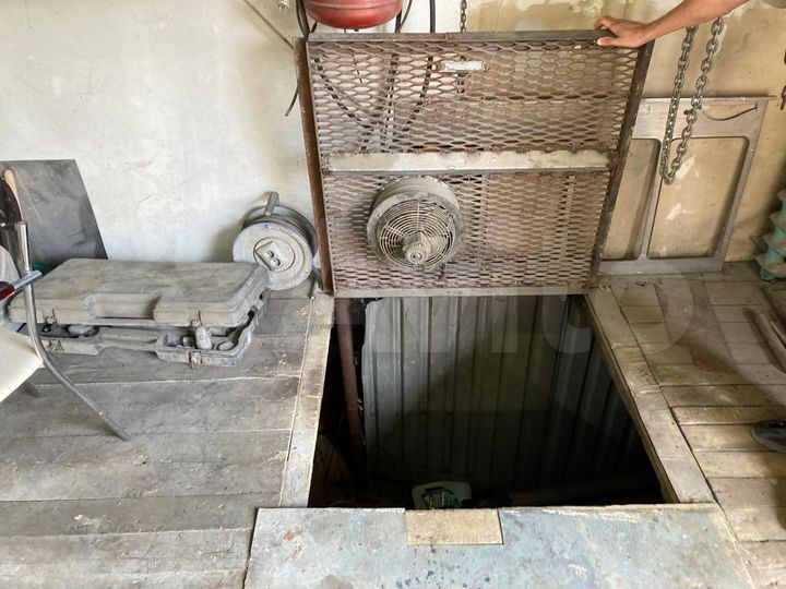 Гараж, > 30 м²