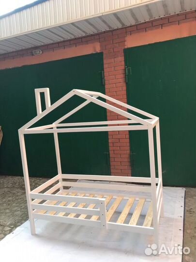 Кровать домик детская 140*70