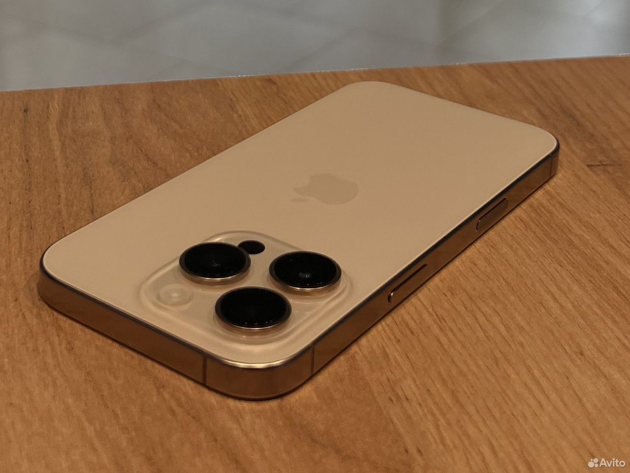 iPhone 16 Pro, 256 ГБ, SIM + eSIM