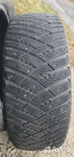 Goodyear ultragrip ice arctic 215/60 R16