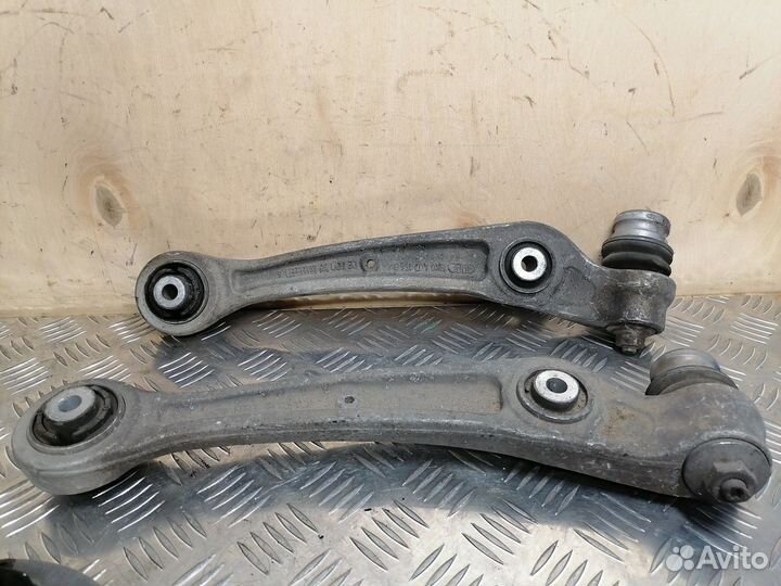 Рычаг нижний прямой Audi A4 A5 Q5 2008-2011