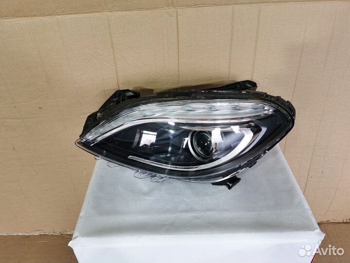Mercedes W246 B-Klasse фара левая передняя ксенон