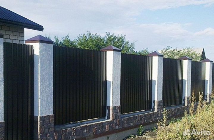 Забор из профнастила с металлическими столбами кач