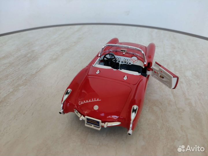 Коллекционная модель Bburago 1:24