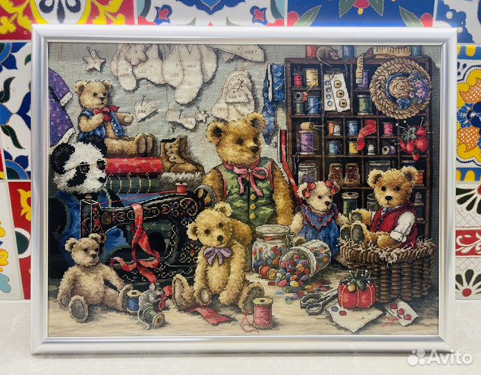 Картина вышивка крестом в рамке 