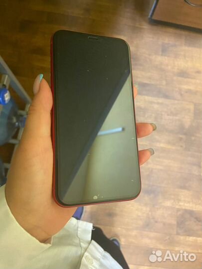 Телефон iPhone 11