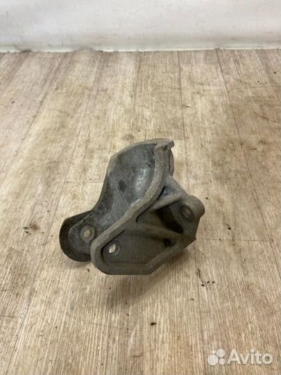 Кронштейн опры МКПП Mitsubishi Lancer 10 CX2A 4A91