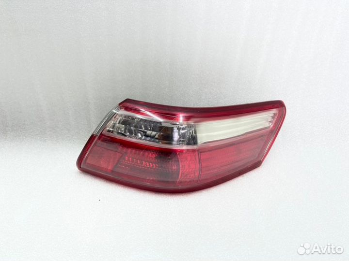 Фонарь наружный правый Toyota Camry V40/V45