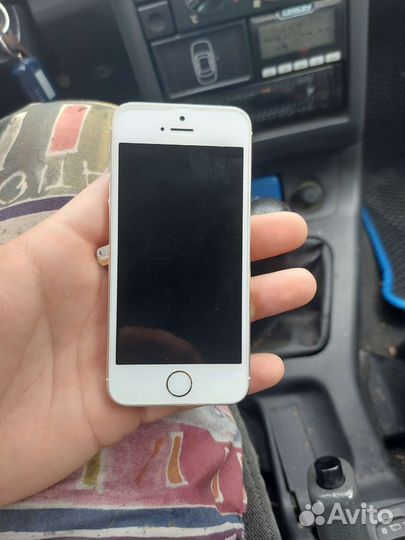 Телефон iPhone 5s 16гб