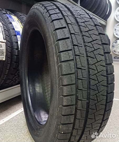 Formula Ice FR 215/55 R17 98T
