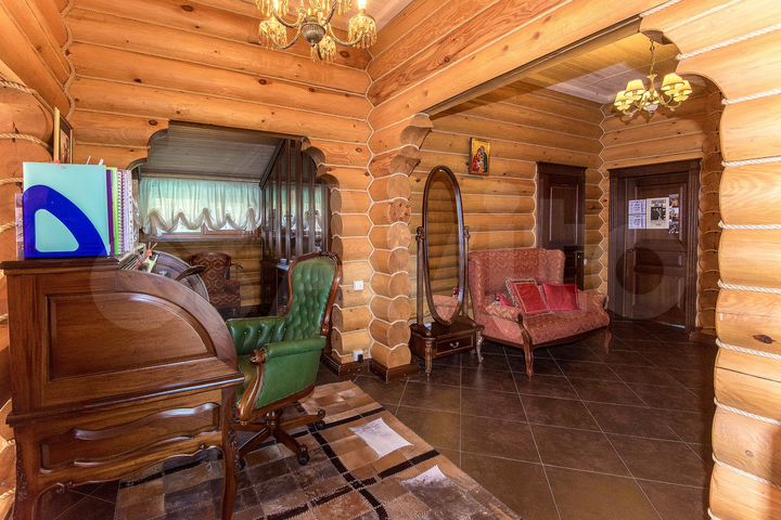 Дом 602 м² на участке 45 сот.