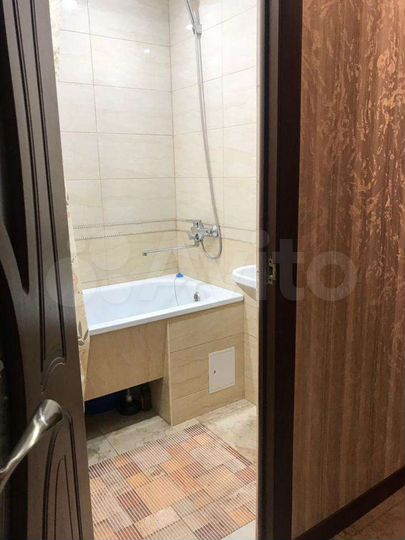 2-к. квартира, 63 м², 2/9 эт.