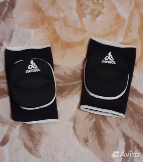 Наколенники