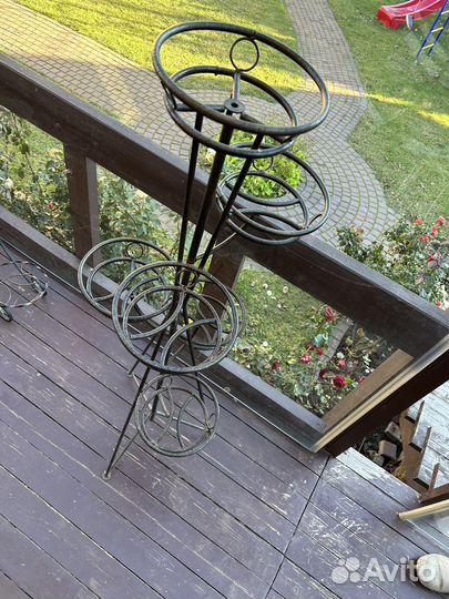 Подставка для цветов напольная металлическая