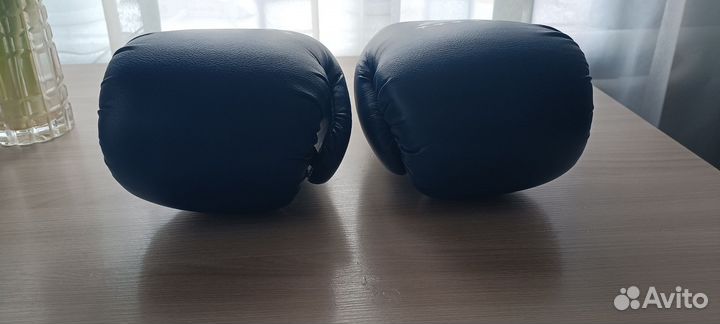 Боксерские перчатки