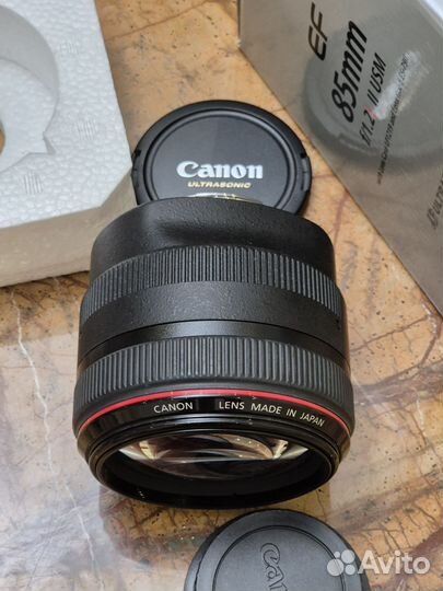 Canon EF 85mm f/1.2L II USM