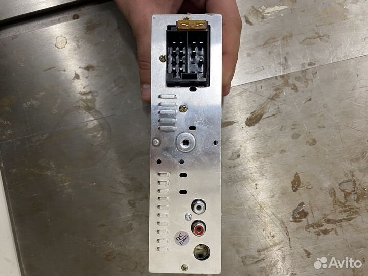 Магнитола aura AMH 120-R