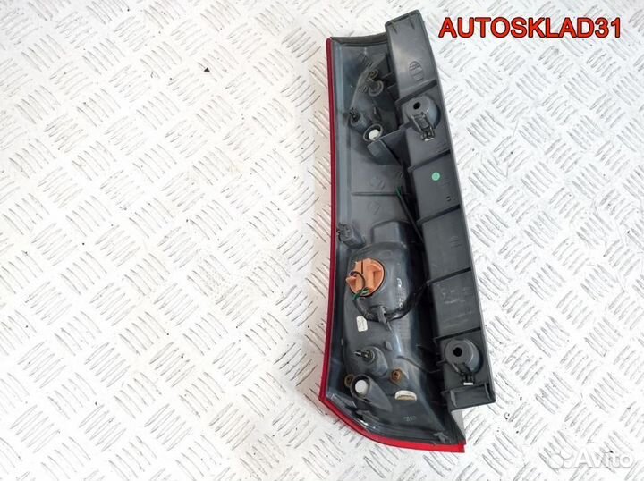 Фонарь задний правый Kia Ceed 924041H300