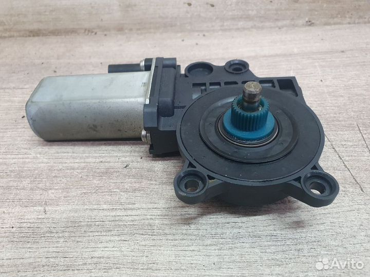 Моторчик стеклоподъёмника передний левый Ford Fies