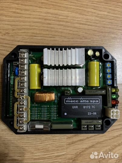 Автоматический регулятор напряжения UVR6