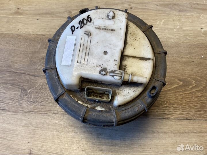 Peugeot 206 топливный насос в сборе 1,4 бензин
