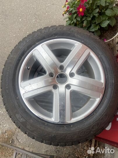 Goodyear Wrangler AT/R 235/60 R18