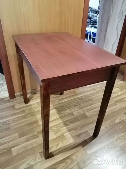 Стол кухонный обеденный