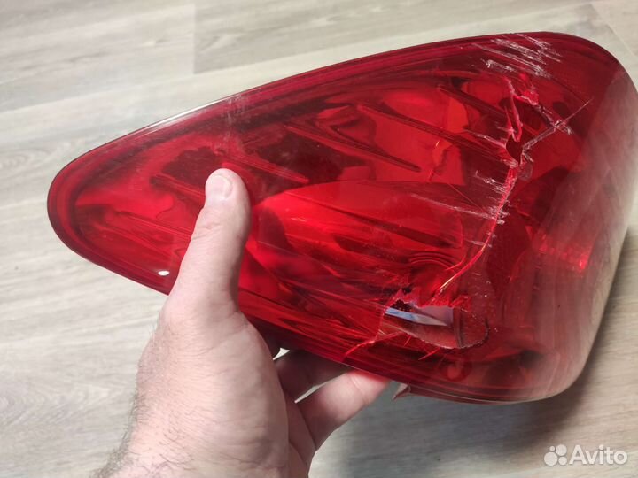Фонарь задний peugeot 307, правый, с дефектом