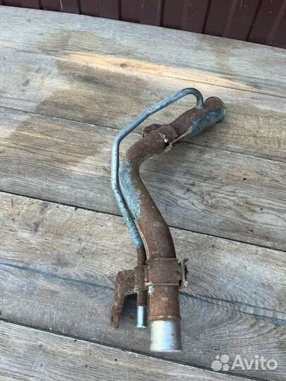 Заливная горловина топливного бака Honda Civic 4D