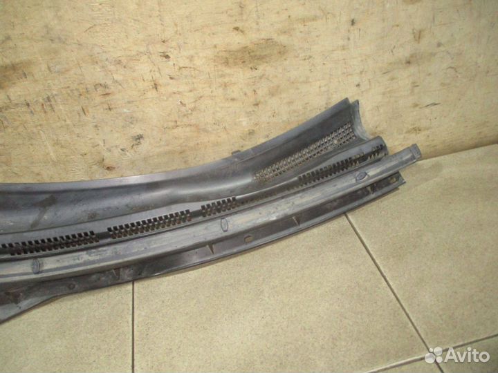 Решетка стеклооч. (планка под лобовое стекло) Mit