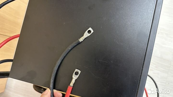 Устройство бесперебойного питания упс