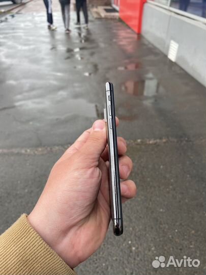 iPhone X, 64 ГБ