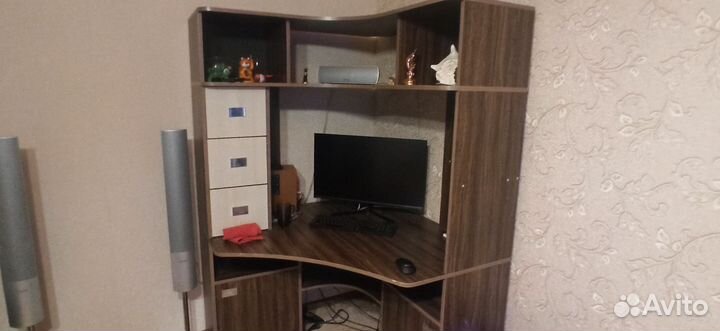 Компьютерный стол