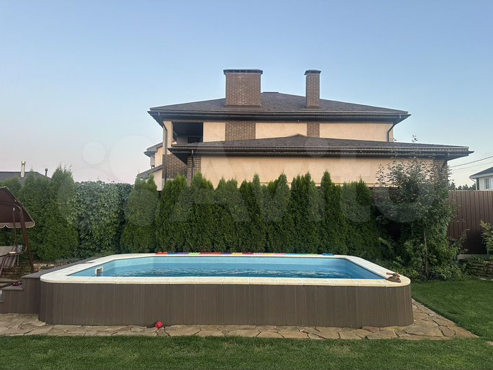 Дом 280 м² на участке 8,5 сот.