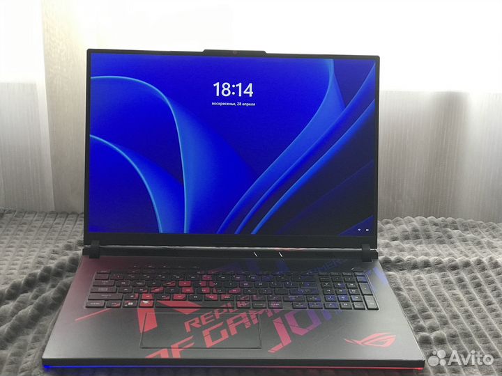 Игровой ноутбук asus ROG Strix G18