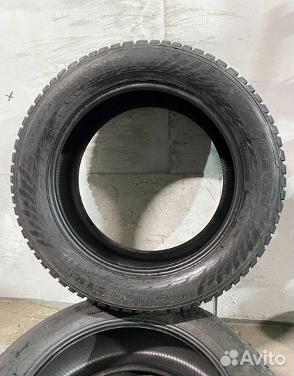 Nokian Tyres Hakkapeliitta 9 SUV 275/50 R20