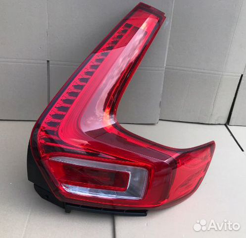 Volvo XC40 задний фонарь правый LED европа