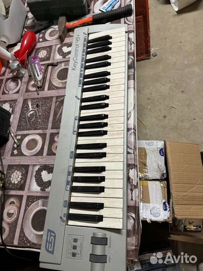 Midi клавиатура ESI