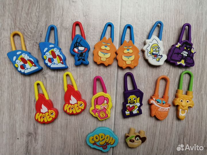 Игрушки из киндера пакетом