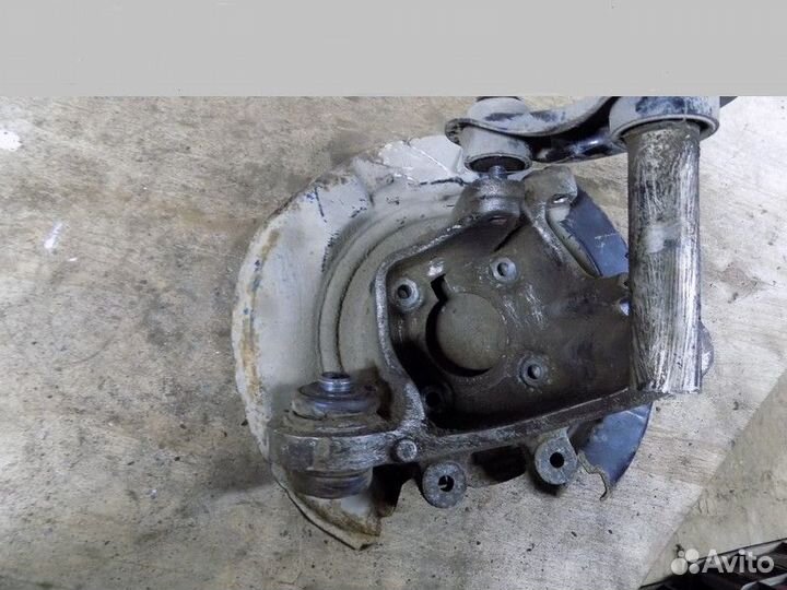 Кулак поворотный задний правый 5-серия E39 1995-20