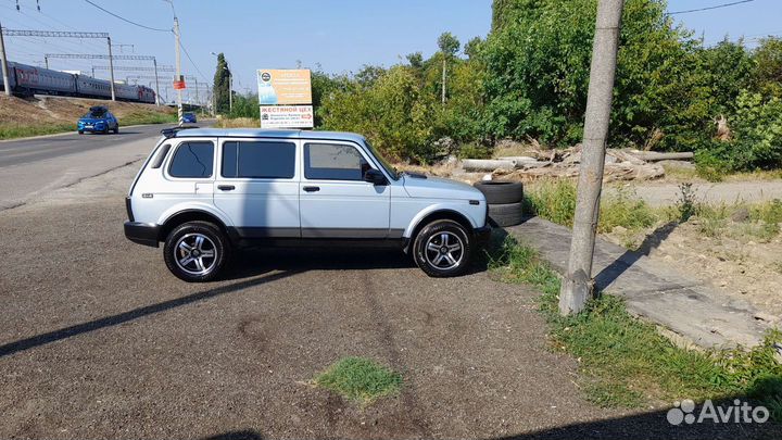 LADA 4x4 (Нива) 1.7 МТ, 2005, 96 000 км